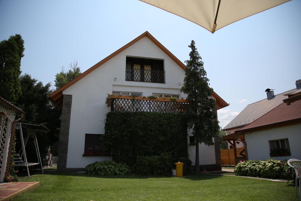Simply Szallo Hotel Balatonboglár Exterior foto