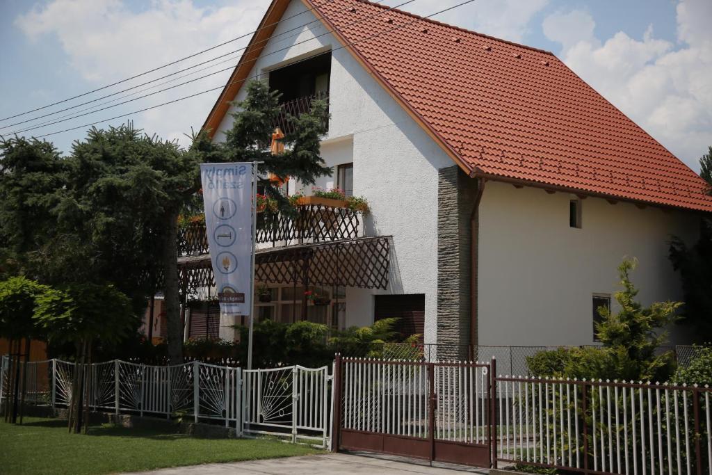 Simply Szallo Hotel Balatonboglár Exterior foto