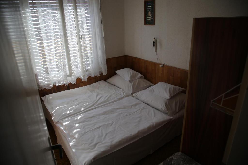 Simply Szallo Hotel Balatonboglár Quarto foto